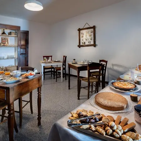 Cascina Brichat Alta Langa Oda ve Kahvaltı *