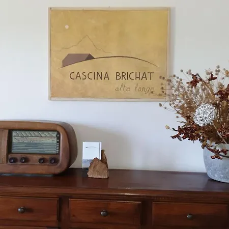 Oda ve Kahvaltı Cascina Brichat Alta Langa *