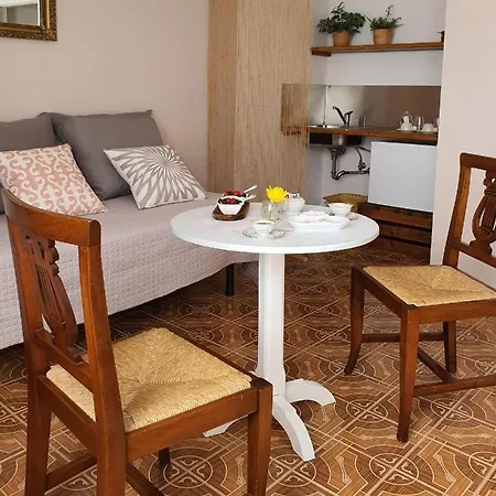 Oda ve Kahvaltı Cascina Brichat Alta Langa *