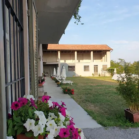 Cascina Brichat Alta Langa * Serravalle delle Langhe